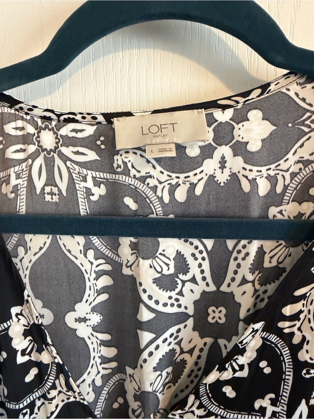LOFT Black and Cream Printed V-Neck Maxi Dress - Picture 6 of 7